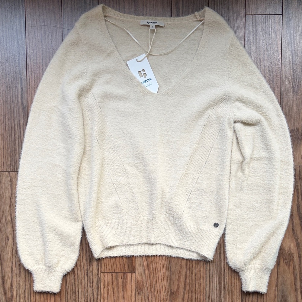 GARCIA Soft Cream V-Neck Kitten Jumper size small - Picture 6 of 16